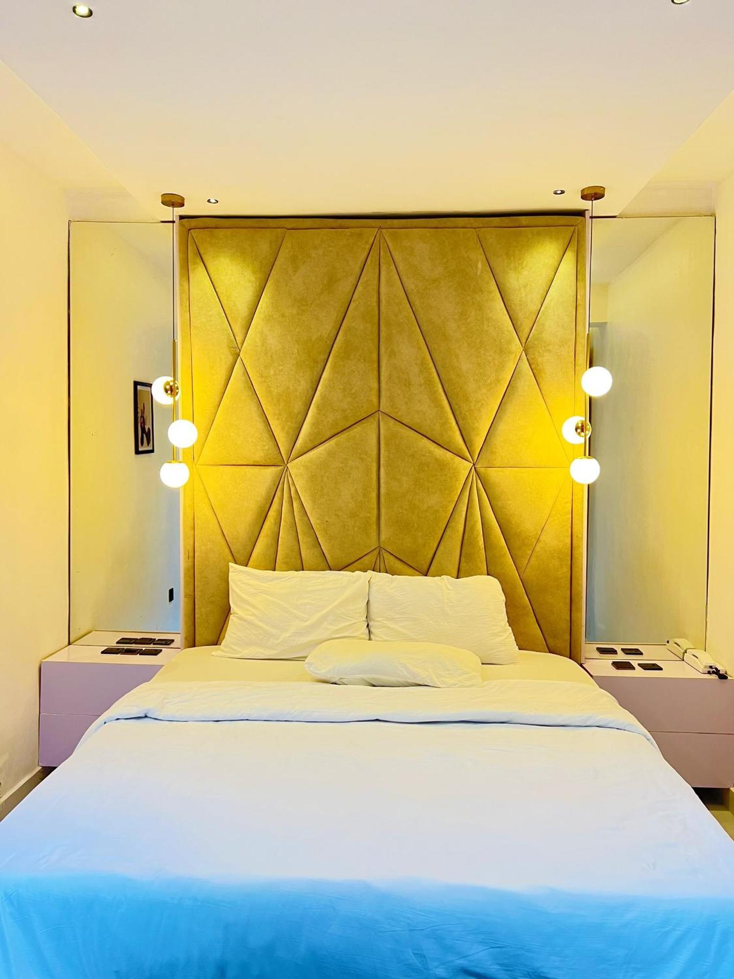 Austra Hotels And Apartments Maitama Abuja Esterno foto