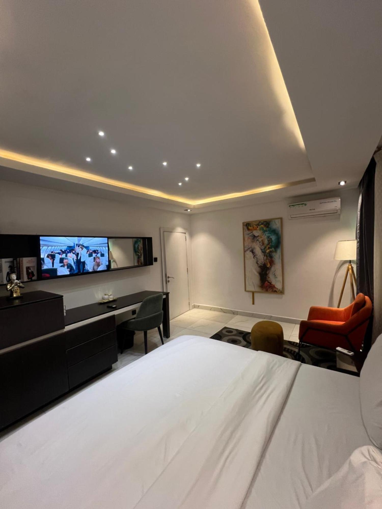 Austra Hotels And Apartments Maitama Abuja Esterno foto