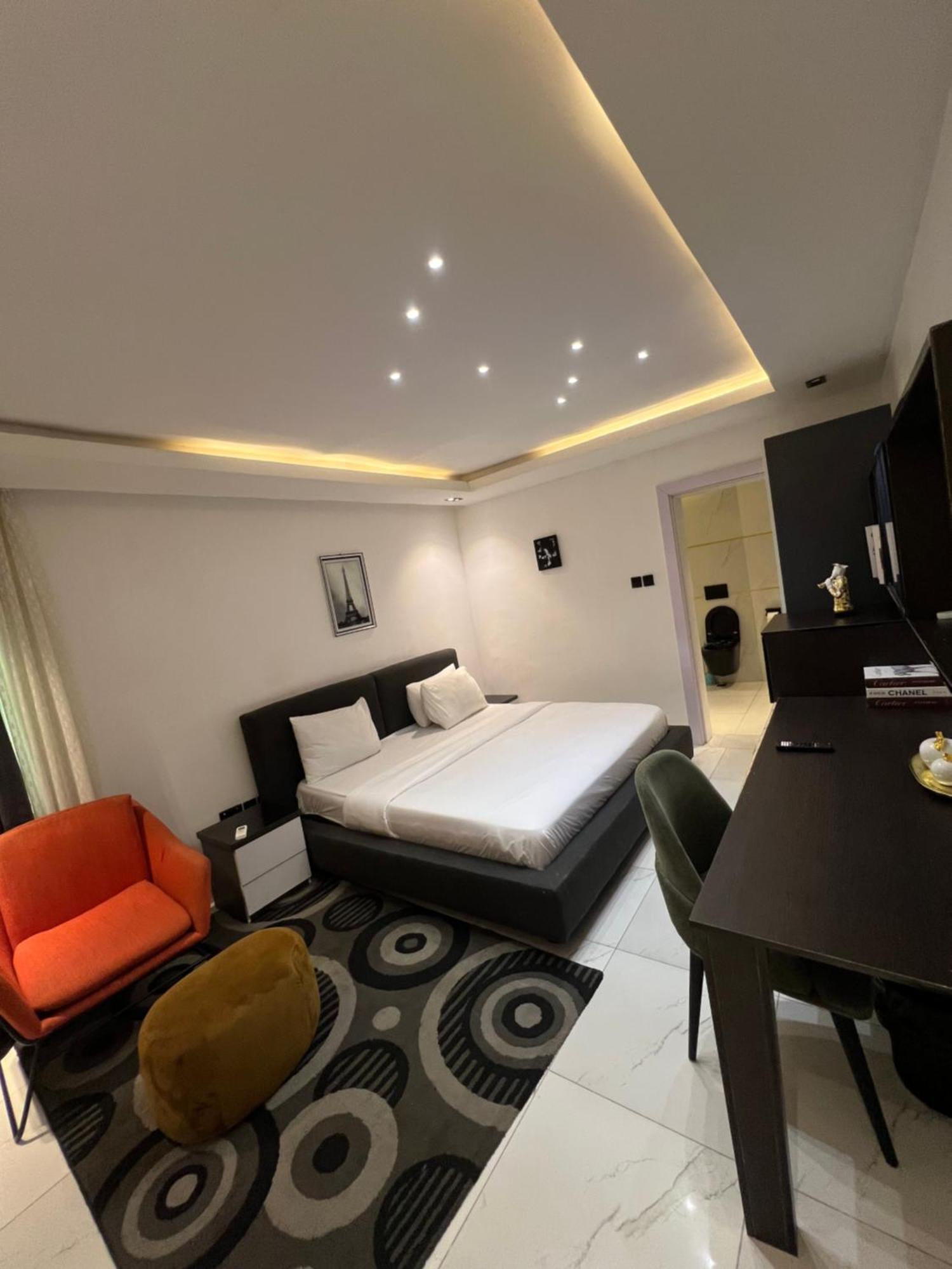 Austra Hotels And Apartments Maitama Abuja Esterno foto