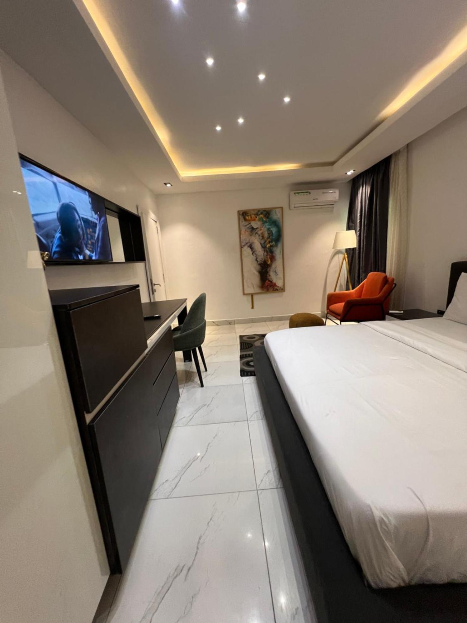 Austra Hotels And Apartments Maitama Abuja Esterno foto