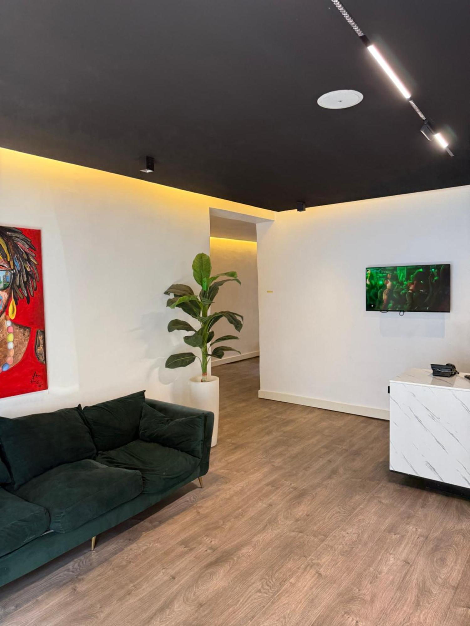 Austra Hotels And Apartments Maitama Abuja Esterno foto