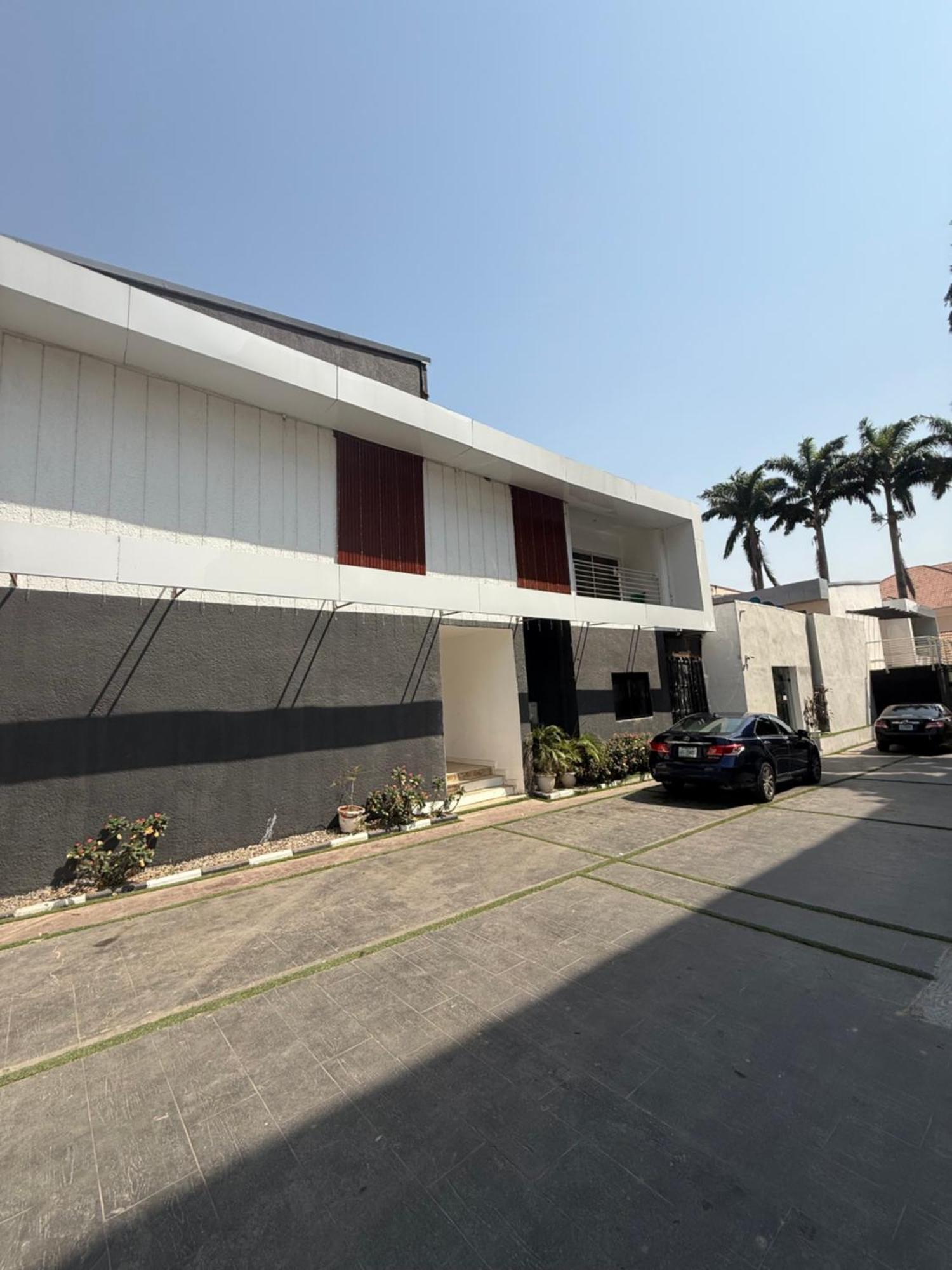 Austra Hotels And Apartments Maitama Abuja Esterno foto