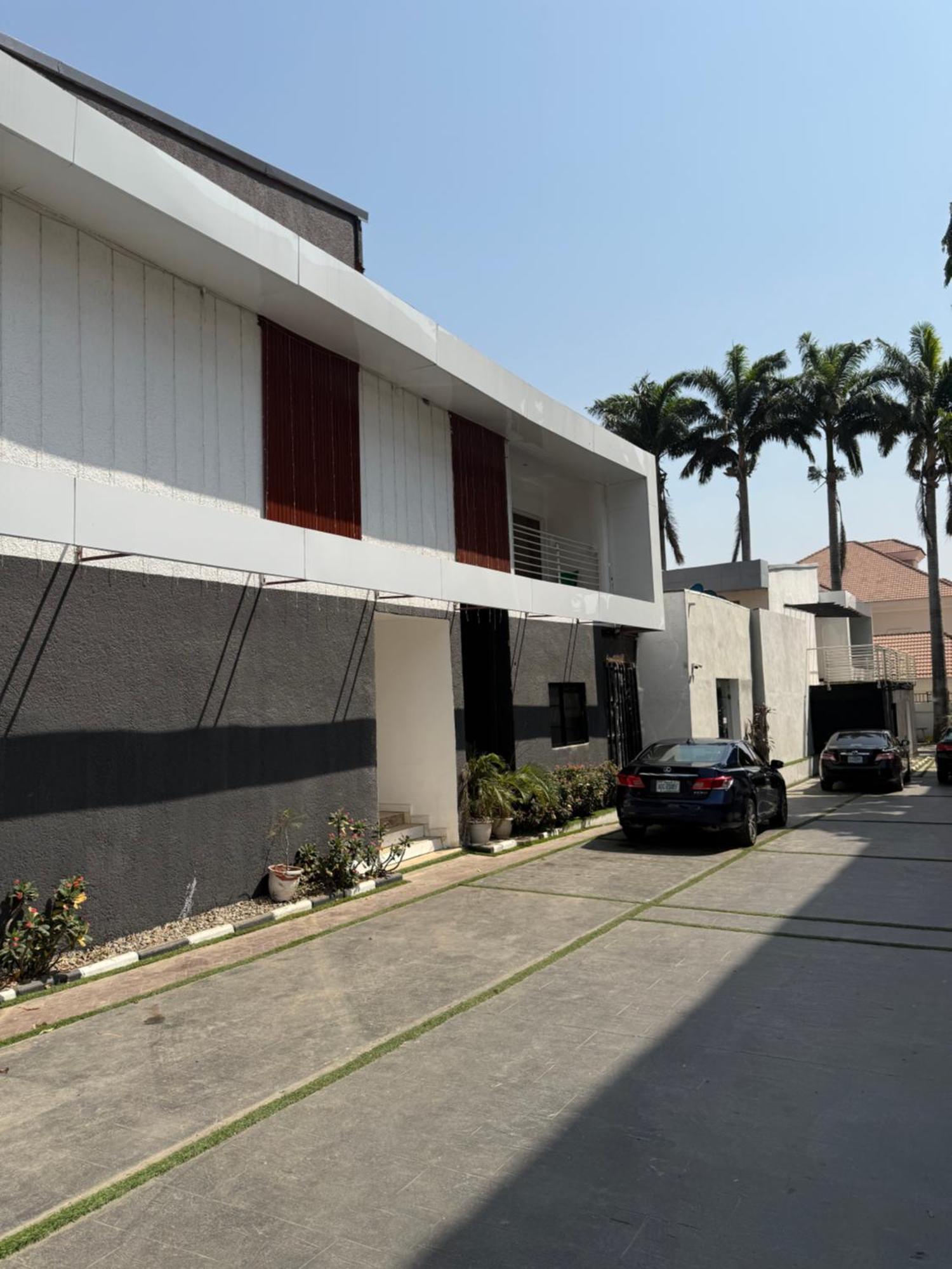 Austra Hotels And Apartments Maitama Abuja Esterno foto