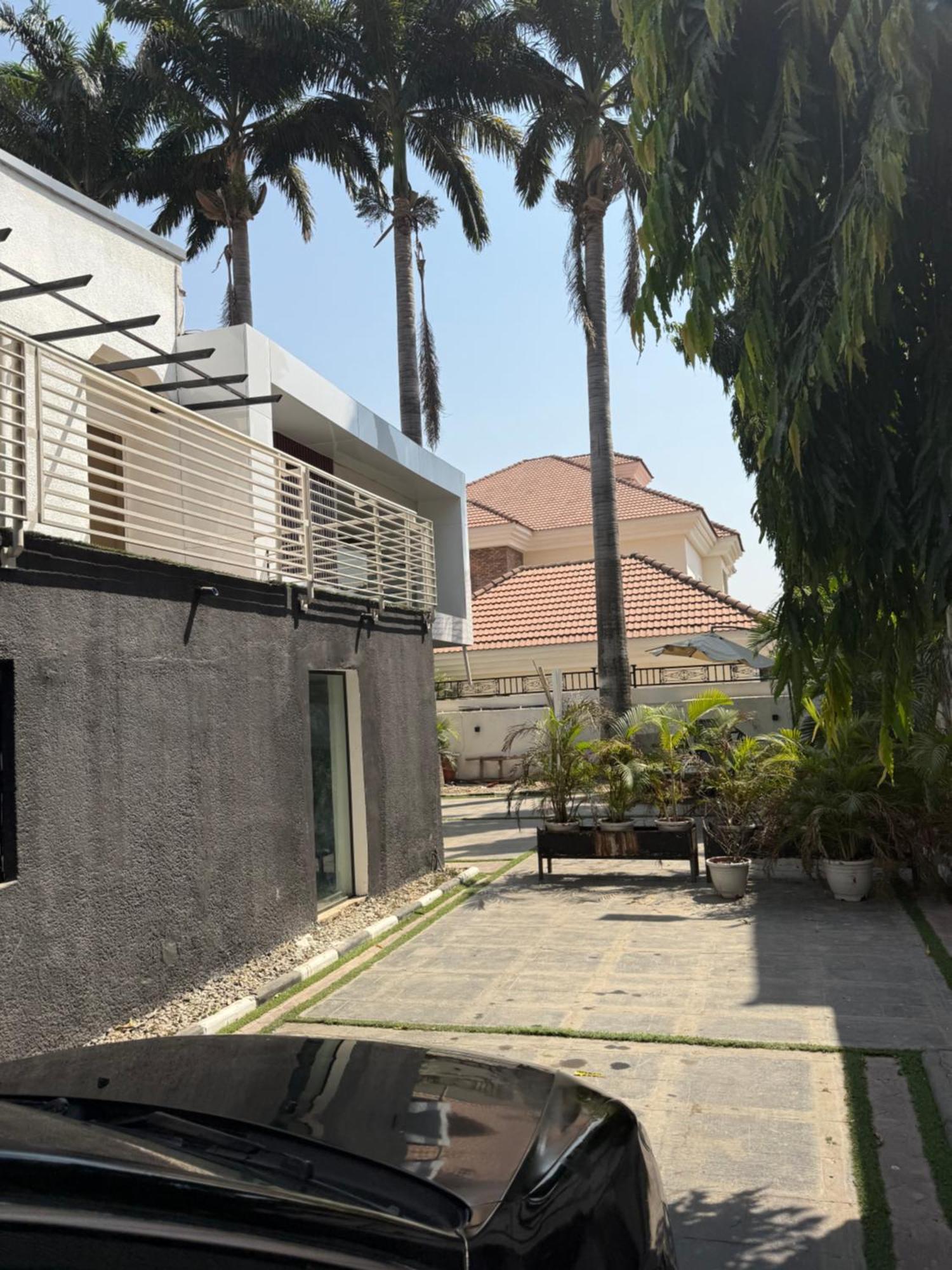 Austra Hotels And Apartments Maitama Abuja Esterno foto