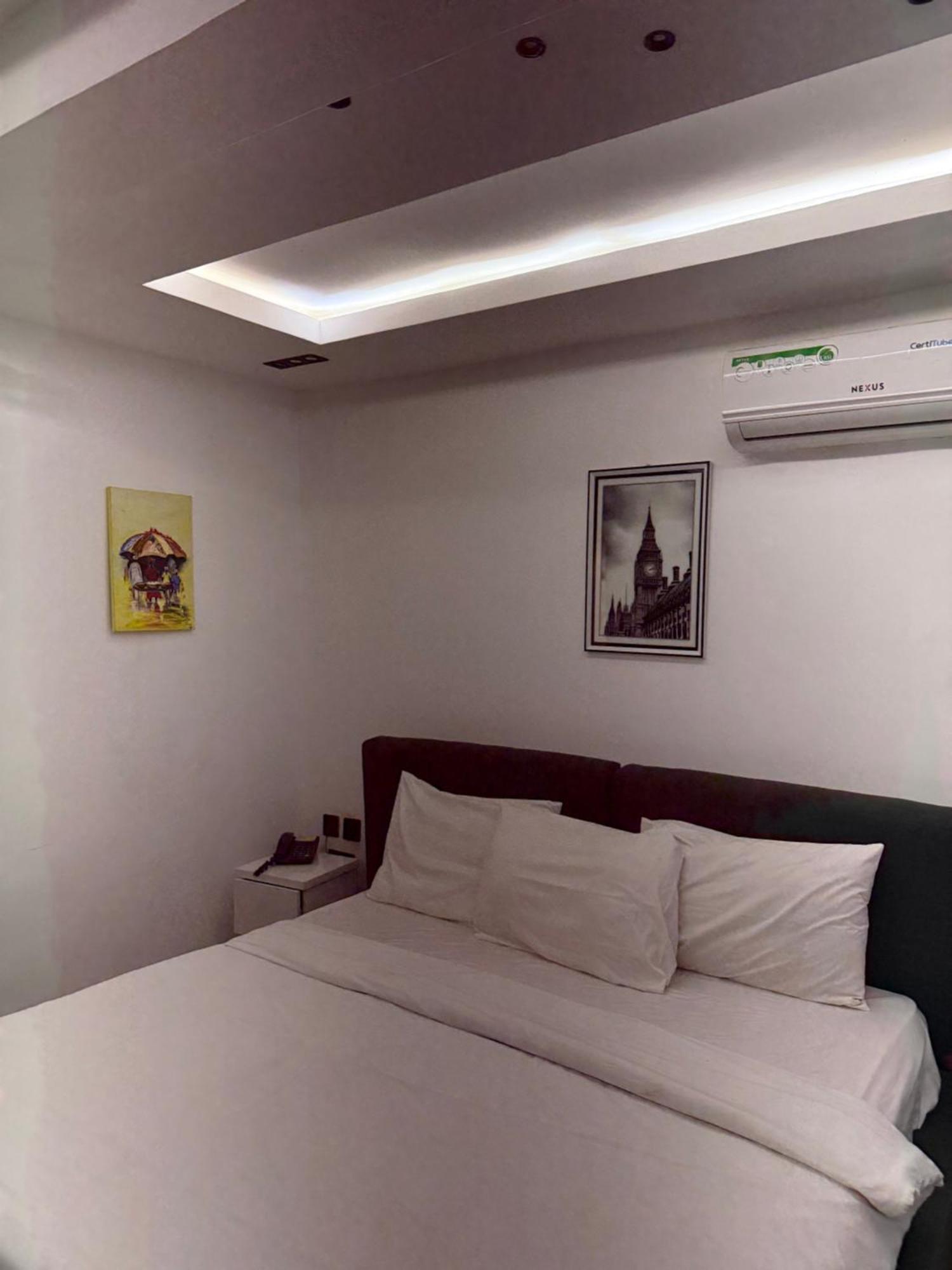 Austra Hotels And Apartments Maitama Abuja Esterno foto